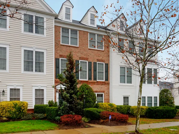 14707 Potomac Branch Dr #4, Woodbridge, VA 22191