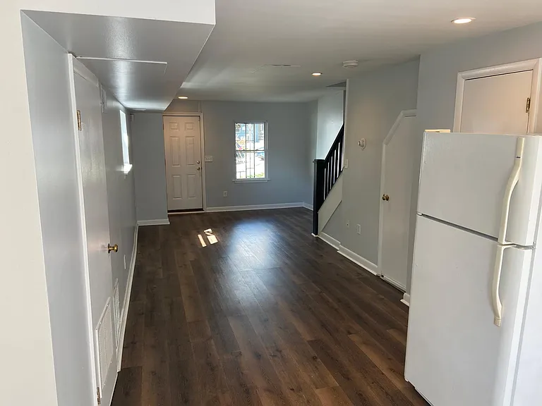 1103 W 38th St — Photo 3