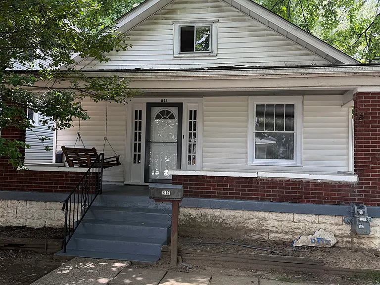 812 Denmark St — Photo 1