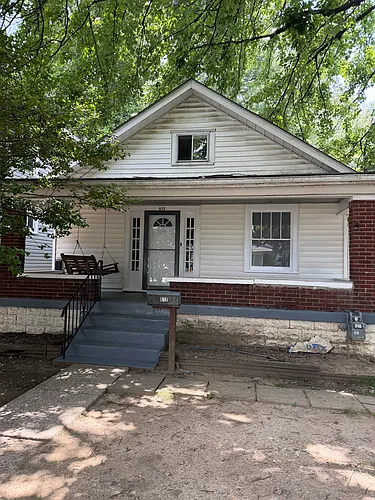812 Denmark St Photo 1