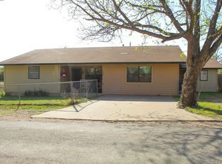206 Maple St, Gustine, TX 76455