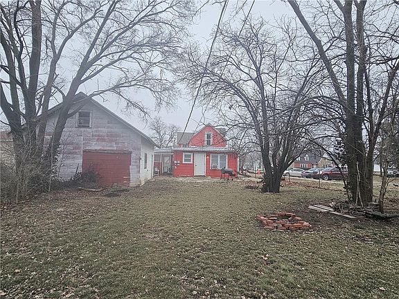3rd image of 203 S Elm St