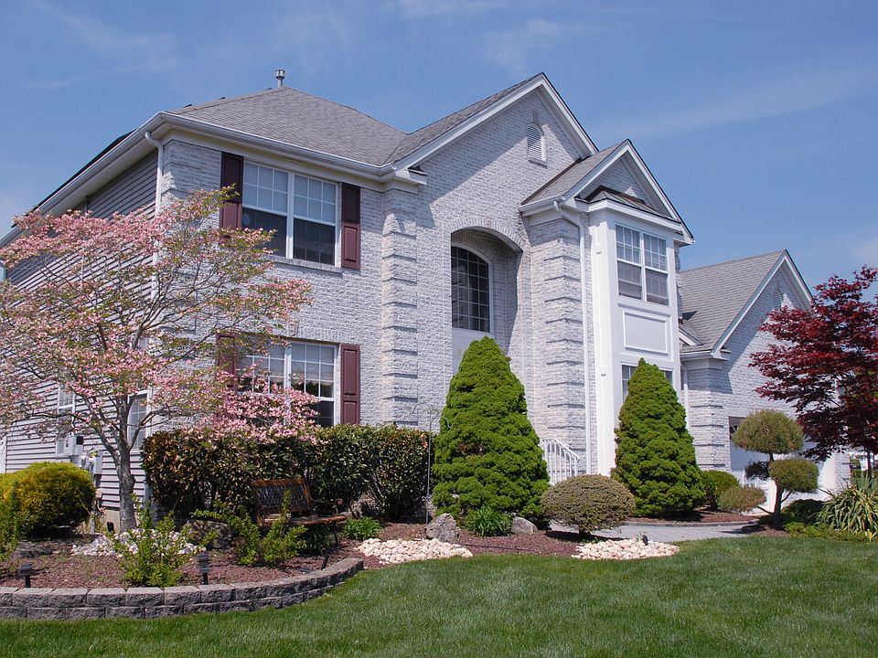 2nd image of 6 Larch Dr