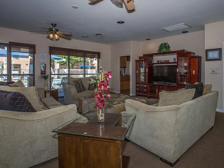 Plumtree Apartments — Photo 17