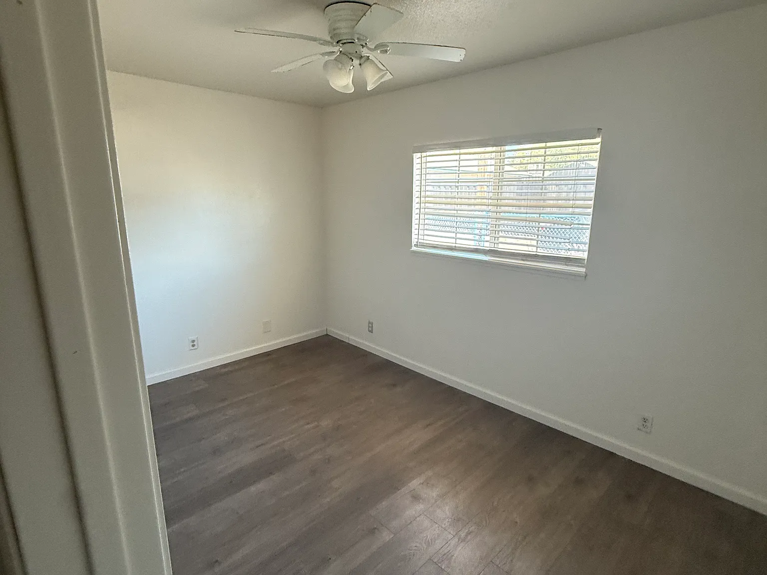 3 bed, 1000 sqft, $2,399 — Photo 4