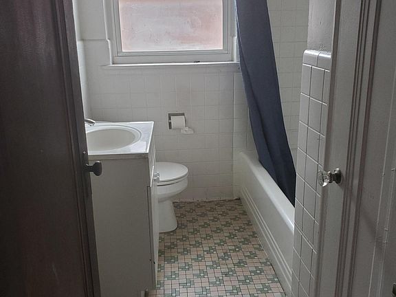 5th image of 3916 Vine St APT 3