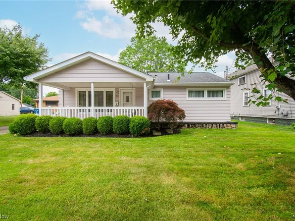 514 Stewart St, Hubbard, OH 44425