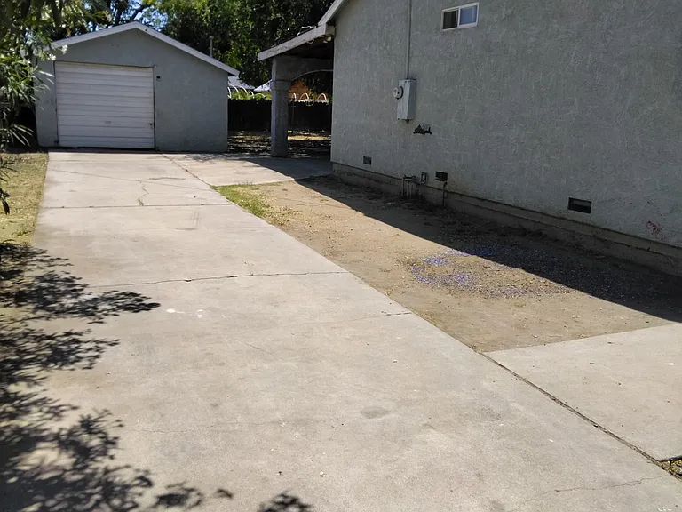 1034 N 9th St — Photo 1