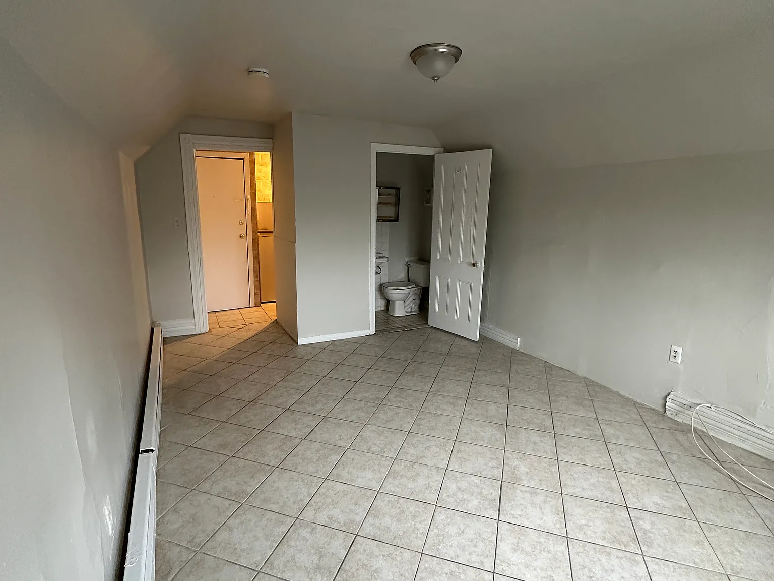 Studio, 800 sqft, $1,050 — Photo 3
