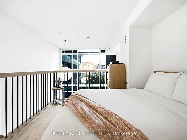 5 Hanna Ave #302 — Photo 4