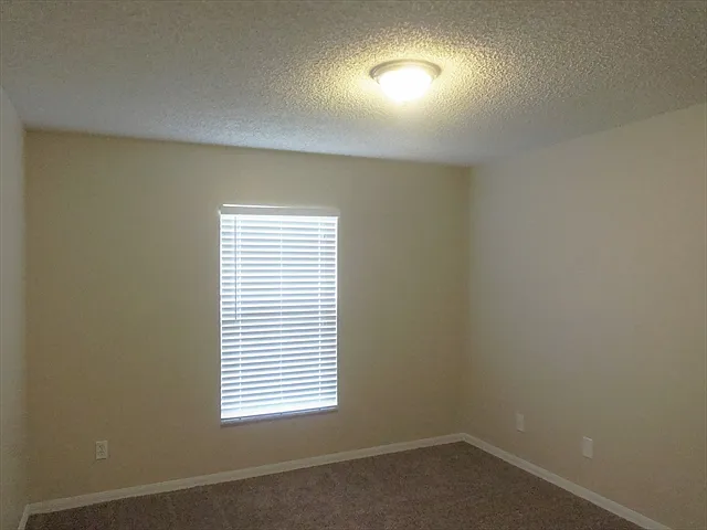 1142 Jaslo St SE — Photo 10