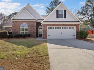 738 York View Dr, Auburn, GA