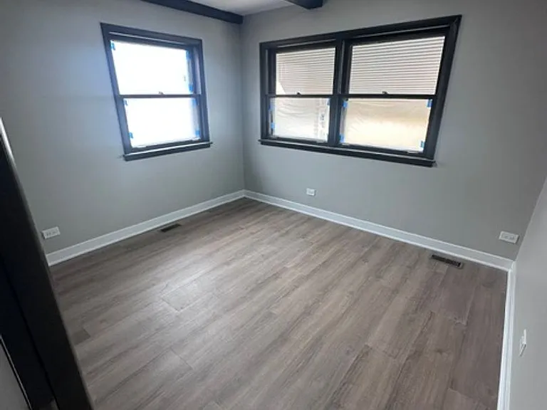6009 S Kolin Ave — Photo 5