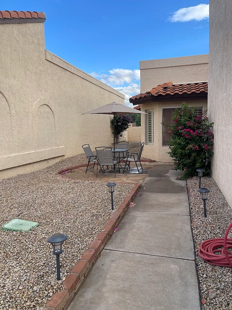 2 bed, 1008 sqft, $2,375 — Photo 3