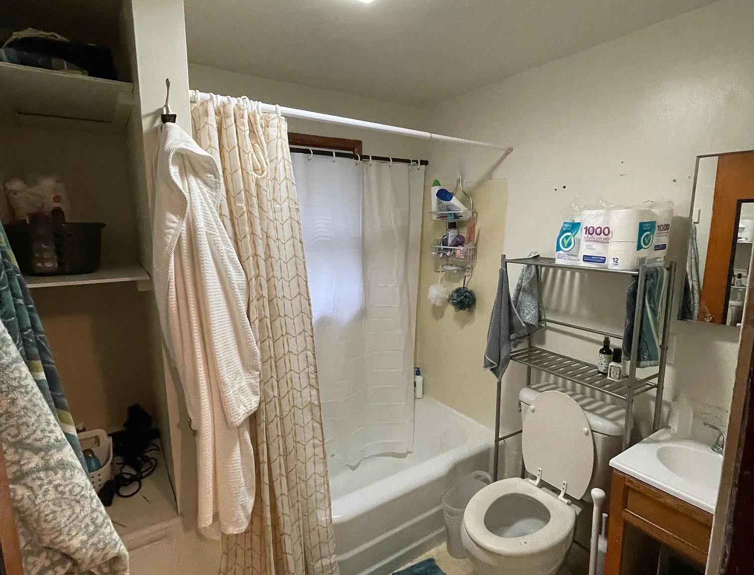 2 bed, 1100 sqft, $1,250 — Photo 4
