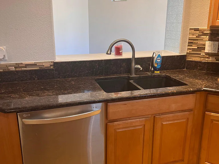 168 E Calle Del Rondador — Photo 4