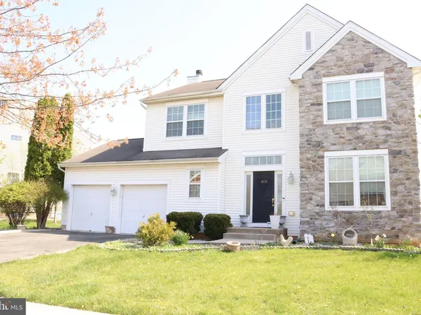 1035 Jervin Dr, Allentown, PA 18104