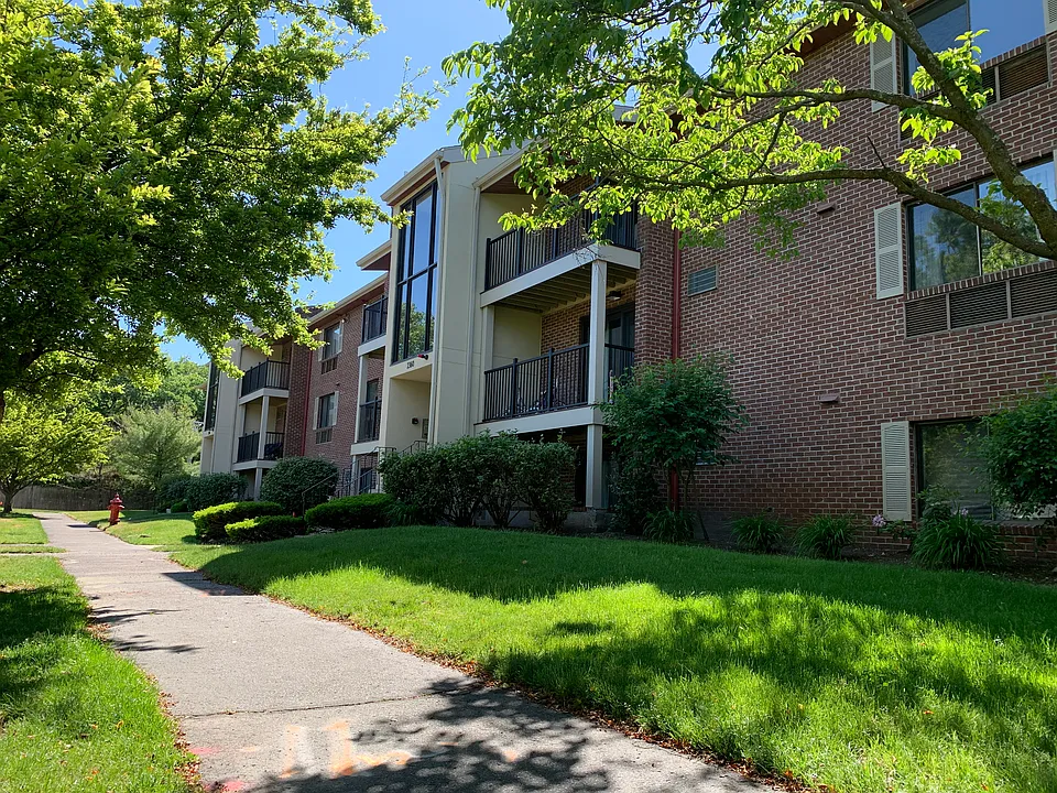 2366 Commonwealth Ave #14