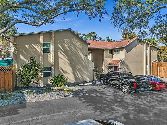 3rd image of 499 SE 13th Street #8e