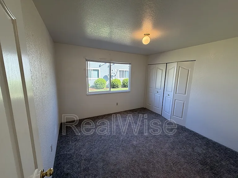 2141 NW North Hill Dr #B — Photo 14