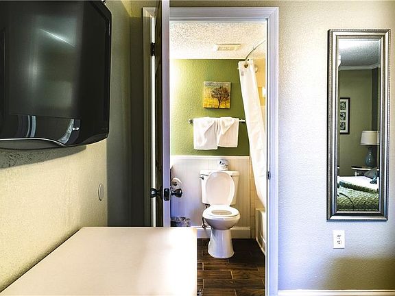 5th image of 4145 Enchanted Oaks Cir #303