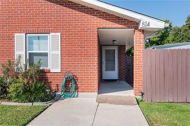 2 bed, 2.0 bath, 1000 sqft, $1,800 — Photo 2
