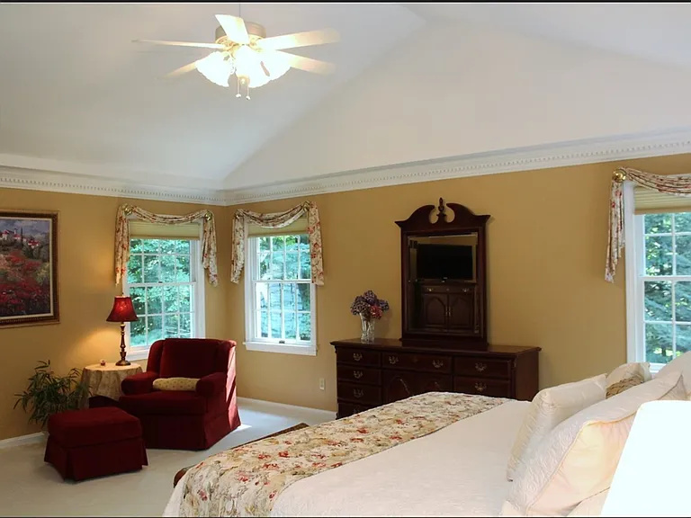 7217 Pine Tree Ct — Photo 23