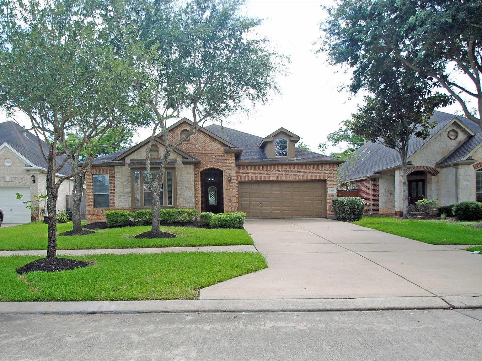 4 bed, 3.0 bath, 2796 sqft, $2,700 — Photo 1
