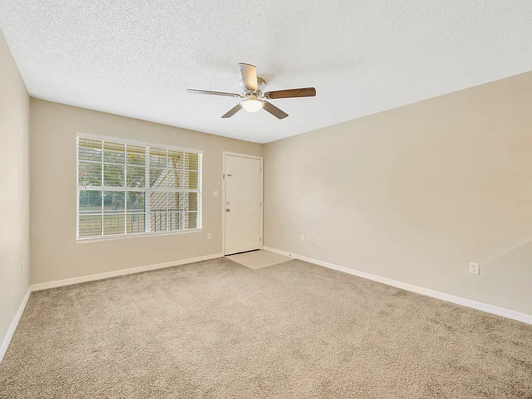 308 Lake Parsons Grn — Photo 6
