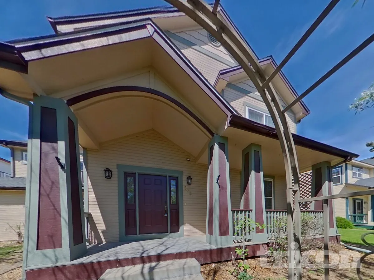 Building Photo - 385 Longspur Dr