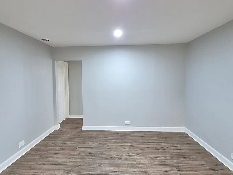 2815 Harrison — Photo 14