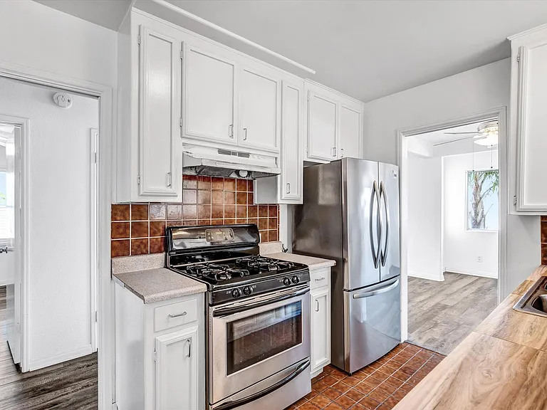 5860 - 5864 Mildred Street — Photo 34