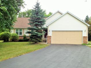 207 Robin Rd, Amherst, NY 14228