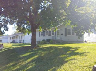 3011 S 39th St, Omaha, NE 68105