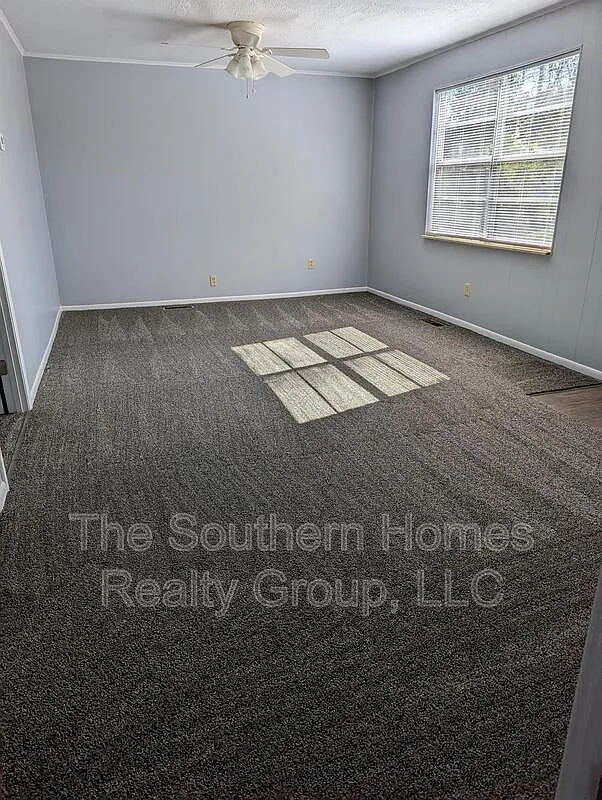 2 bed, 1.0 bath, 850 sqft, $1,050 — Photo 3