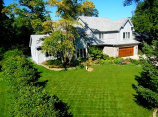 27W750 Parkview Ave, Warrenville, IL 60555