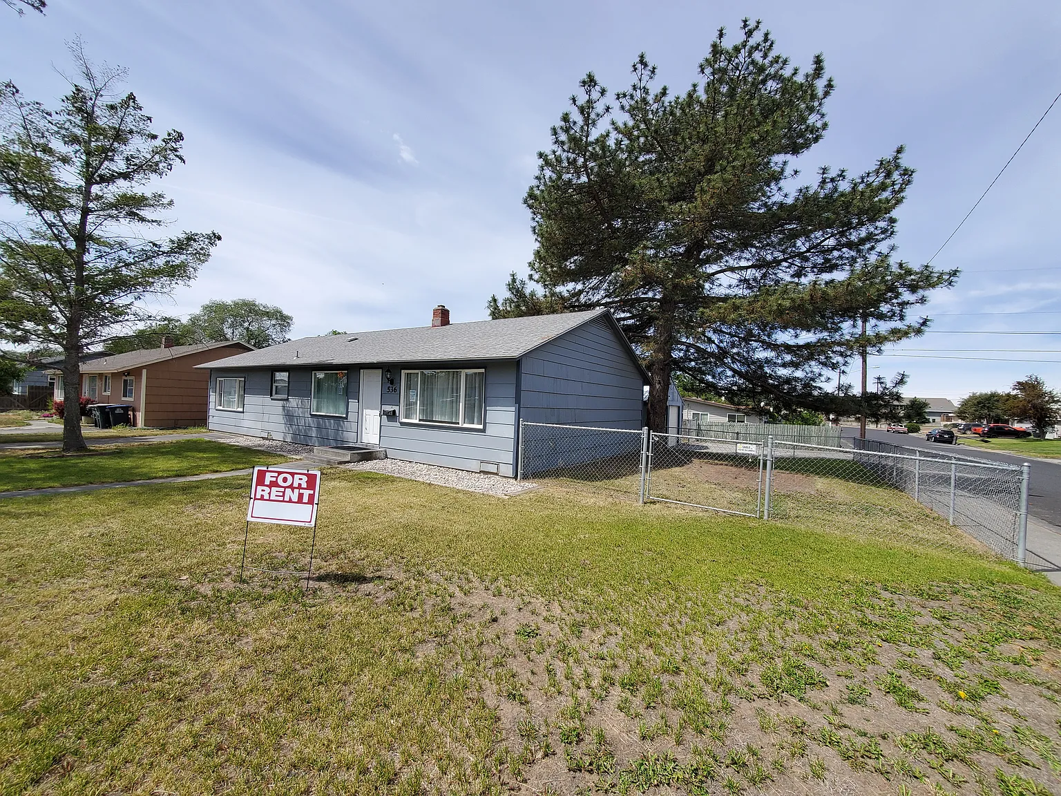 3 bed, 1300 sqft, $1,950 — Photo 4