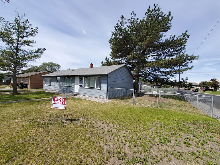 536 N Earl Rd — Photo 4