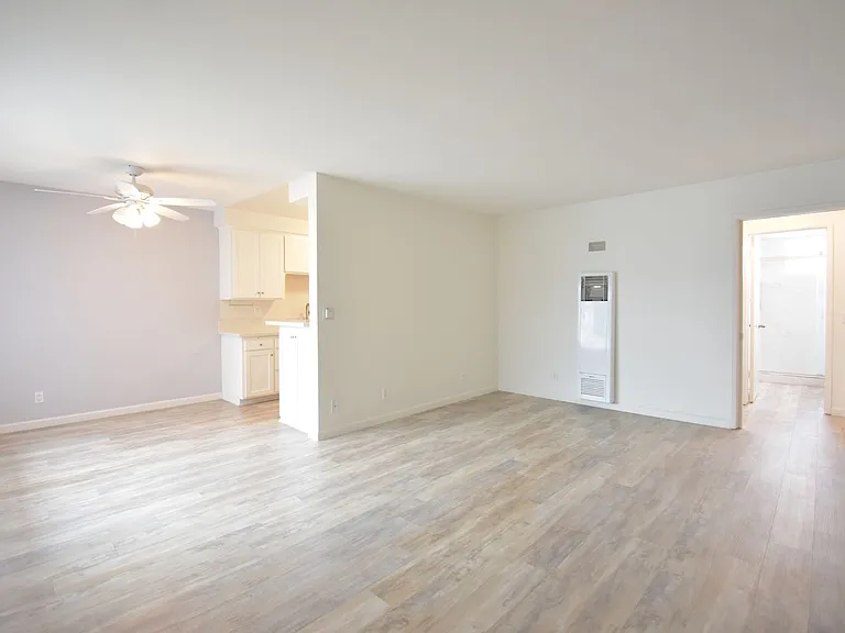 10920 National Blvd — Photo 11