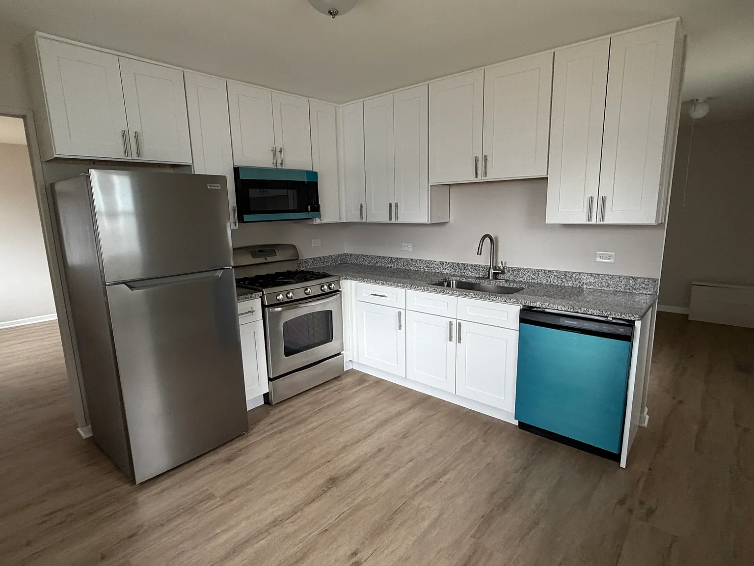 4 bed, 1144 sqft, $1,450 — Photo 3