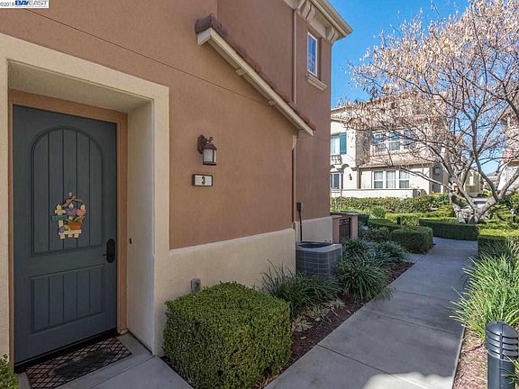 2nd image of 574 Dovecote Ln Unit 3