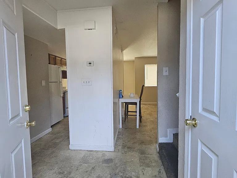 3318 R St #B — Photo 1