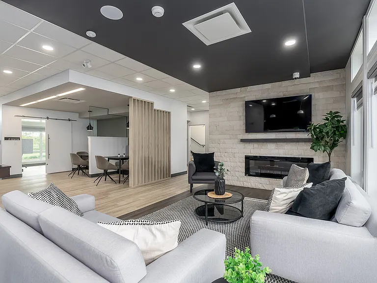 130 Ebony Blvd — Photo 32