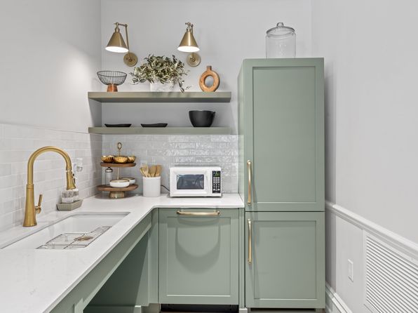 100 Town Brooke #8222