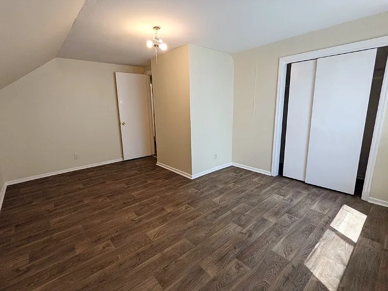 957 Chambers St — Photo 10