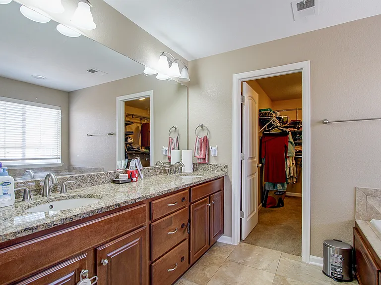 10698 Worthington Cir — Photo 20