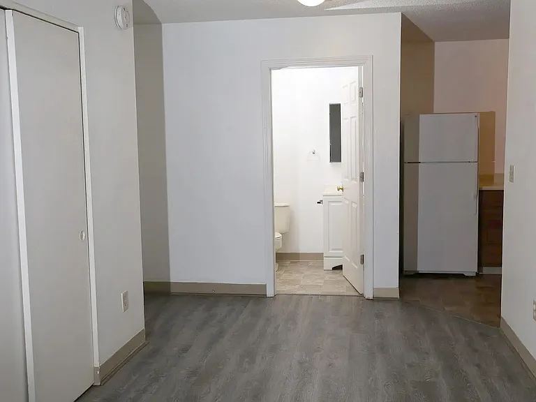 25 Laval Street Apartments — Photo 45
