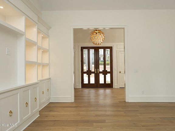 5th image of 360 Lake Dornoch Drive