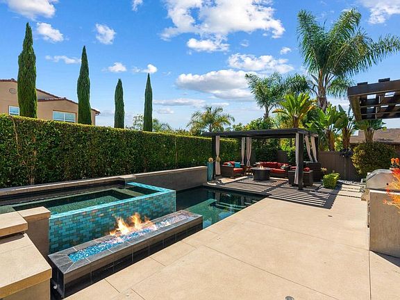 2nd image of 809 Dolphin Cir