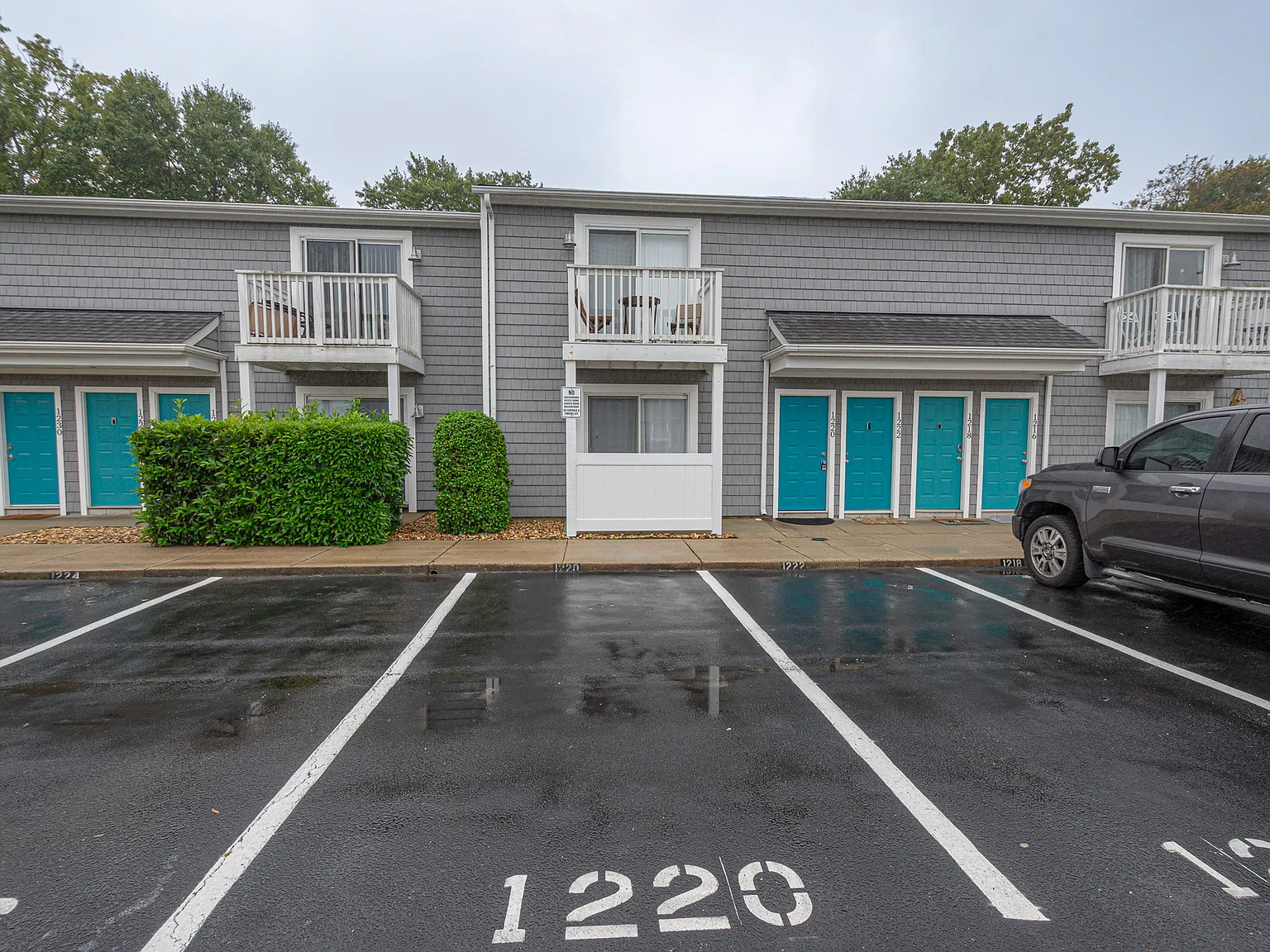 2 bed, 1000 sqft, $1,750 — Photo 1